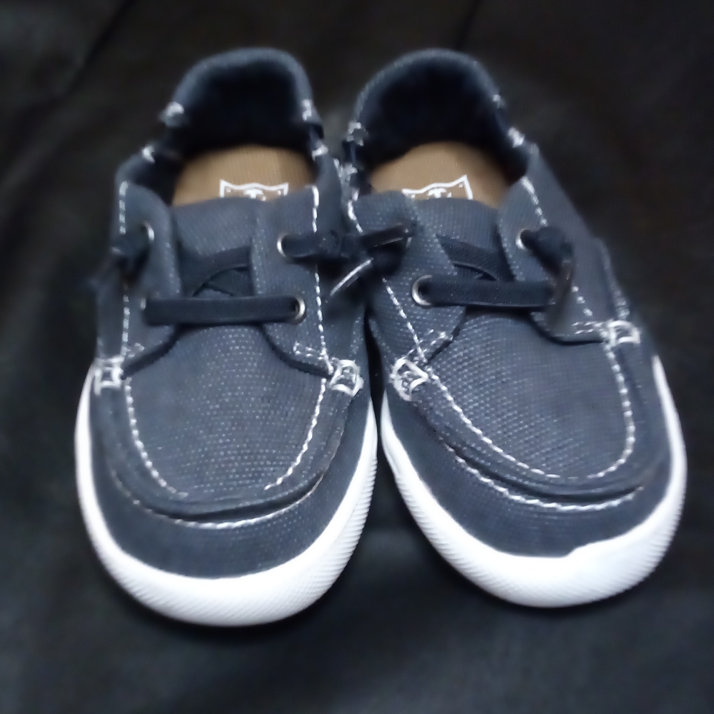 NWOT BOYS SHOES BY LONDON UNDERGROUND